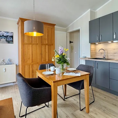 Apartment 451, Seepark